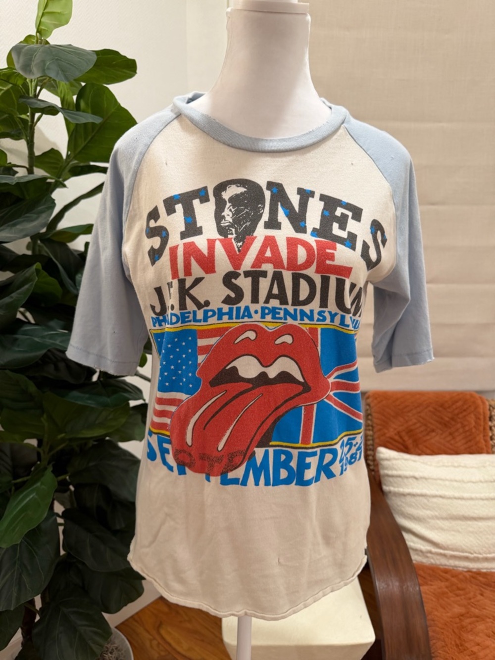 MadeWorn- Vintage-Inspired Rolling Stones 'Stones Invade' Raglan Tee